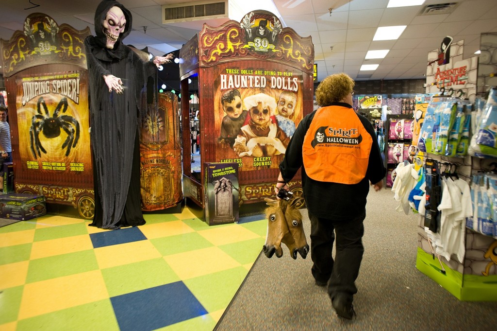Halloween popup stores move into vacant storefronts