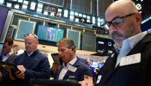 Traders work on the floor at the New York Stock Exchange (NYSE) in New York City, on June 3, 2026. (PHOTO: REUTERS/Brendan McDermid)