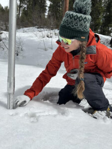 Erin Whorton, a hydrologist with the Natural Resources Conservation Service in Idaho, checks snowpack levels. (PHOTO: NRCS)