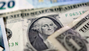 U.S. dollar banknotes are seen in this illustration taken May 4, 2025. (PHOTO: REUTERS/Dado Ruvic/Illustration)