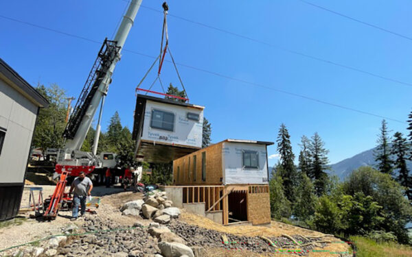 One of Honor Built Homes being installed. (PHOTO: HONOR BUILT HOMES)